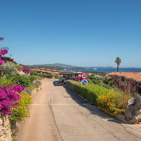 Daire Mono 0-8-m Marineledda By Interhome Golfo Aranci